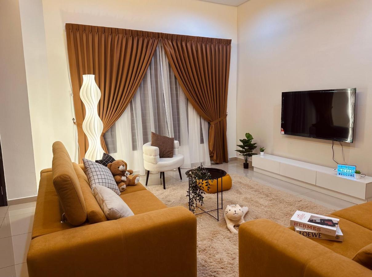 Holiday home 4 Bedrooms 4 Bathrooms Kluang
