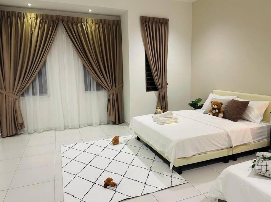 Holiday home 4 Bedrooms 4 Bathrooms Kluang