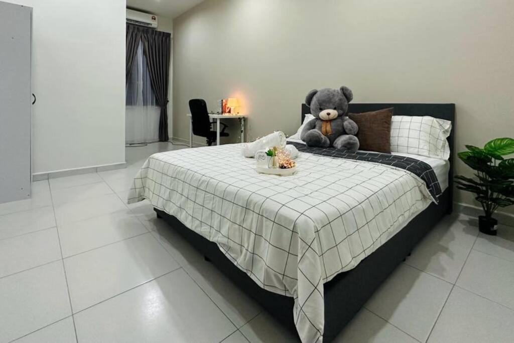 4 Bedrooms 4 Bathrooms Holiday home